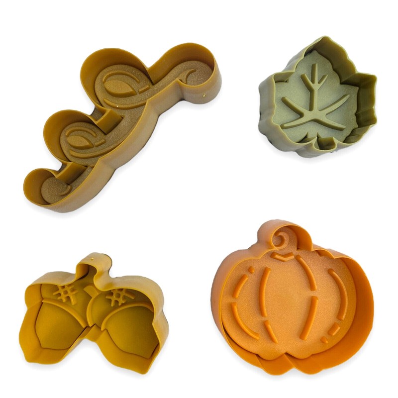 Williams Sonoma Fall Harvest Set of 4 Pie Crust Cutters Pumpkin Leaf Acorns Vine gallery