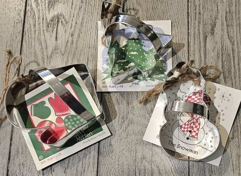3pc Set Winter Themed Ann Clark Cookie Cutters – Mitten, Snowman, Tree