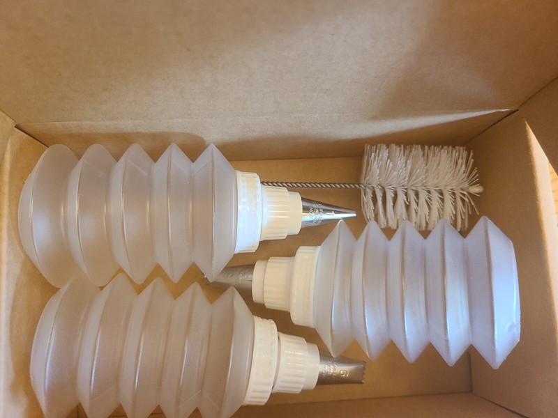 Pampered Chef Decorator Bottle Set #1585 w/ Tips and Cleaning Brush gallery
