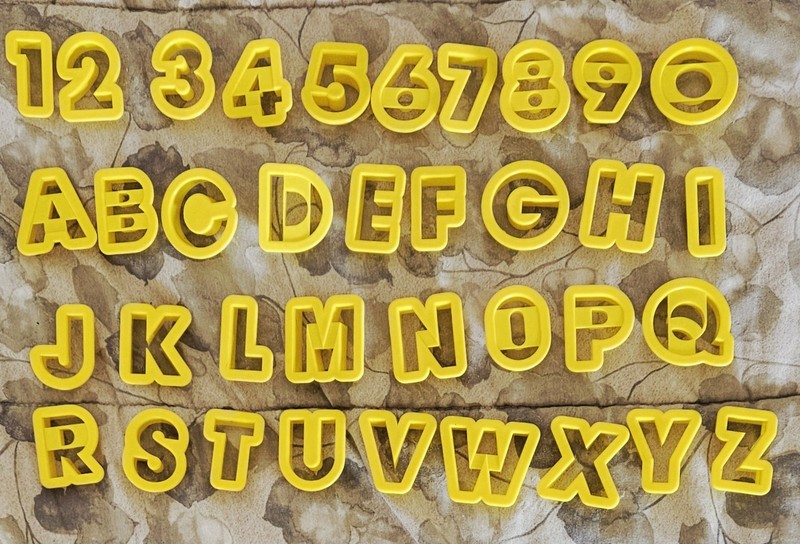 Bakers Advantage Roshco 99 Piece Cookie-Cutter-Set/numbers, alphabet, holiday, gallery