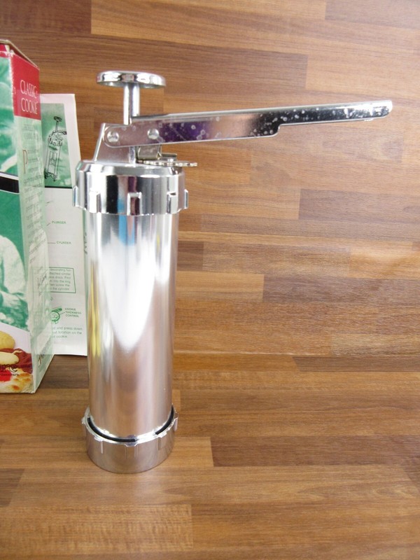 Villaware Classic Cookie Press Pro Spritz Holiday Christmas Baking Easy 5675 NEW gallery