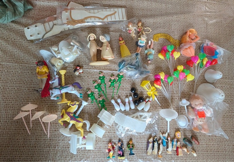 Lot Of Vintage Wilton Cake Decorations Toppers
