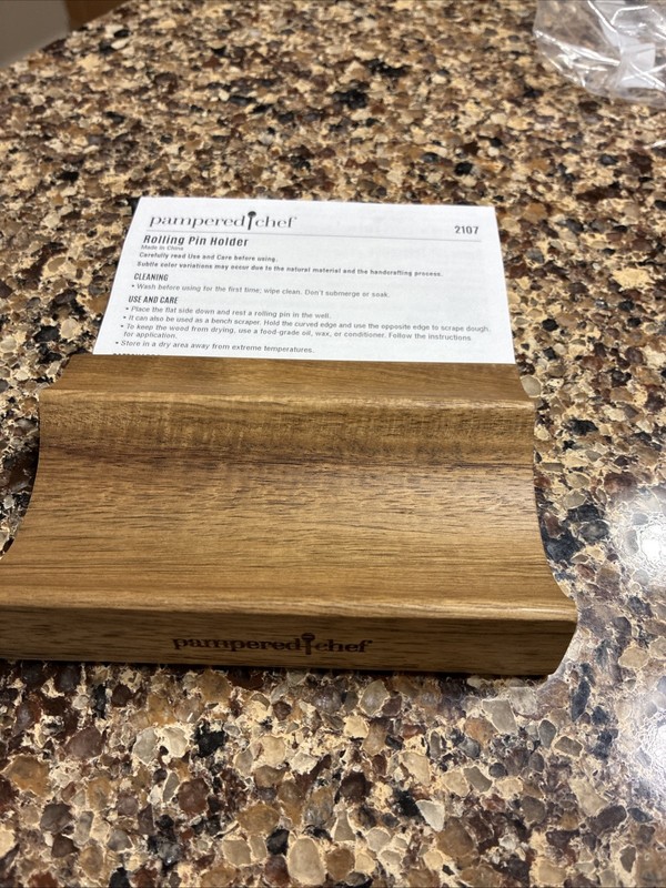 PAMPERED CHEF Rolling Pin Holder for Marble Rolling Pin New No box #2107