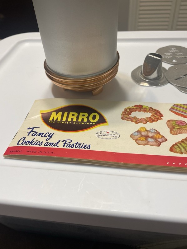 VTG 50’s-60’s Mirro Aluminum Cookie Pastry Press Set W/ Discs & Booklet gallery