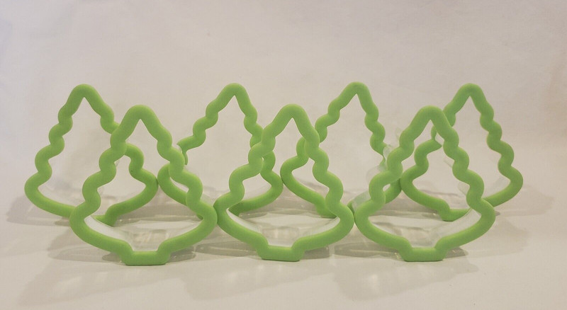 Lot of 7 WILTON Christmas TREE Cookie Cutters Comfort Grip 4″ Silicone