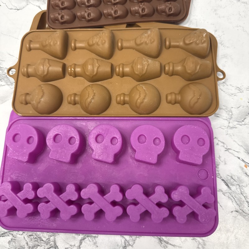 Silicone Molds Skulls and Potion Bottles lot of 6 USED gallery
