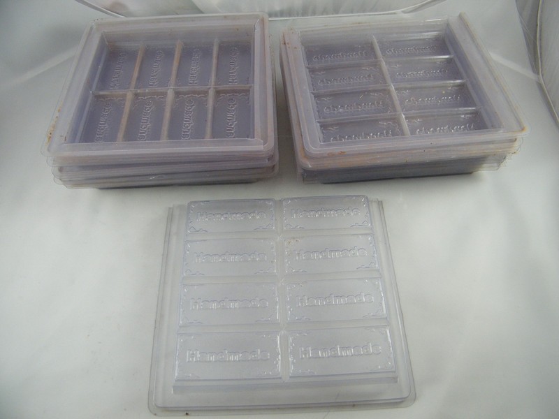 LOT OF 25 “HANDMADE” PLASTIC TRAY SOAP / CHOCOLATE MOLDS 8 CAVITIES