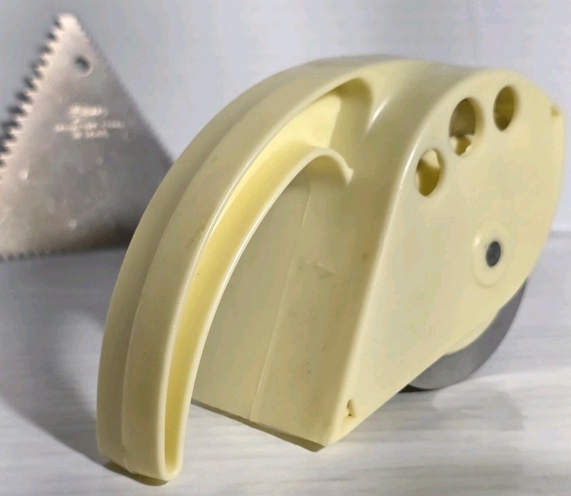 2 Vintage Pasta Dough Pastry Cutter & Ateco Cake Decorating Comb #1446 Aluminum gallery