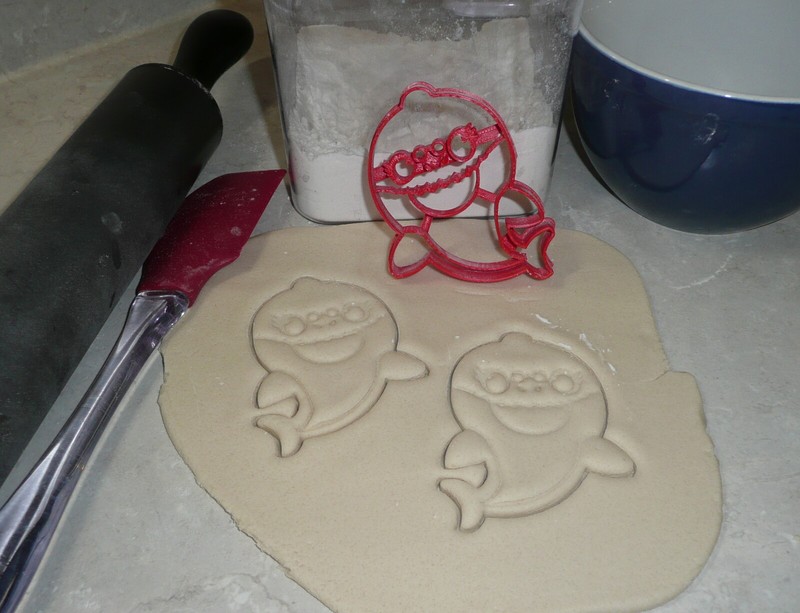 GRANDMA SHARK BABY CHILDREN SONG DANCE SING VIRAL COOKIE CUTTER USA PR2452