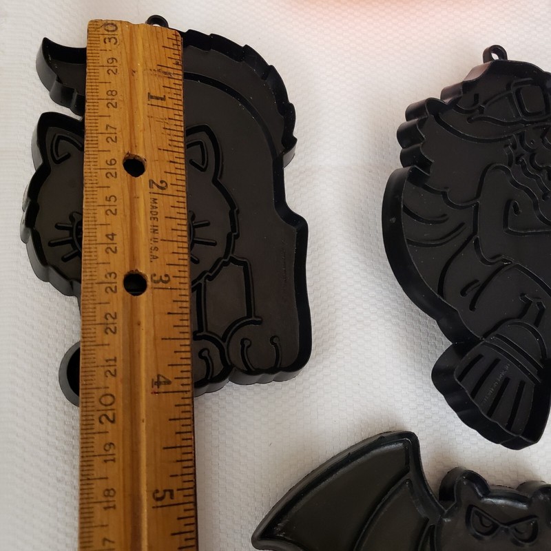 Lot 6 Halloween Holiday Cookie Cutters Hallmark Witches Ghost Cat Bat Pumpkin gallery