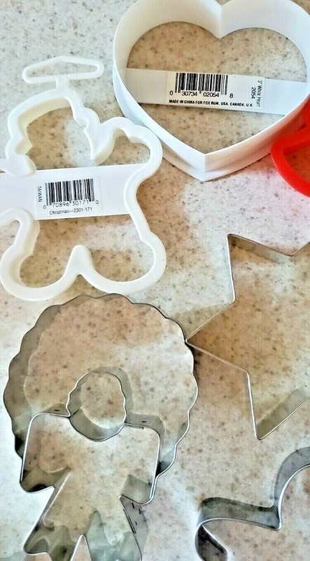 Christmas Hallmark Lot of 38 Cookie Cutters Vintage Wilton Halloween Valentine gallery