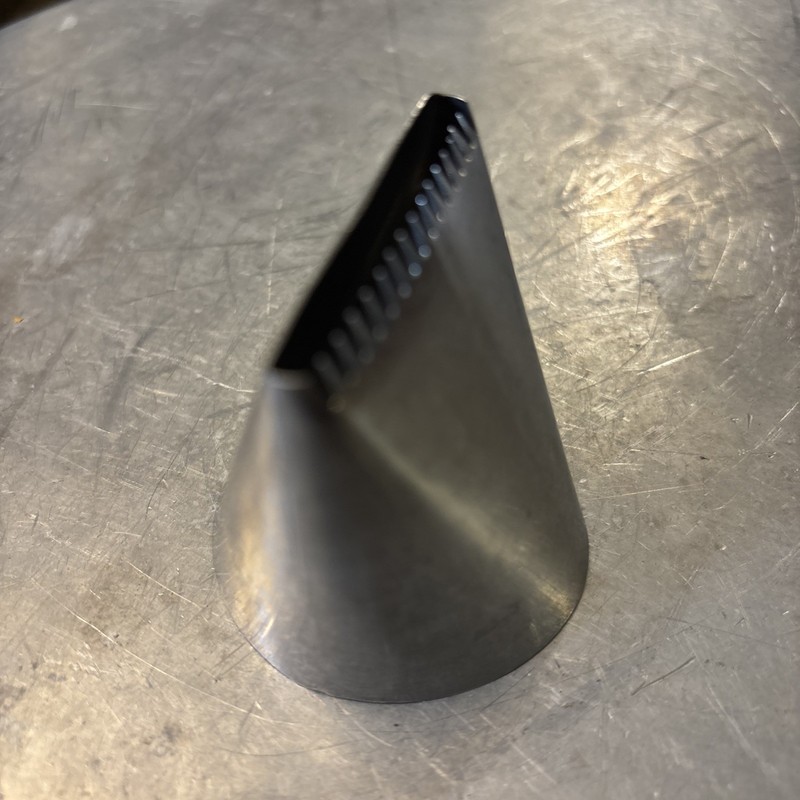 Extra Large L200 Cake Piping Tip gallery