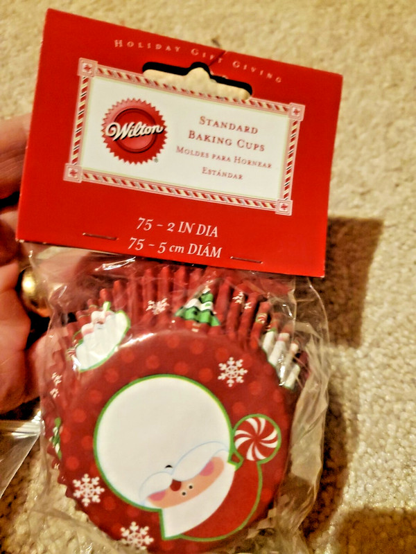 NEW Wilton Lot Of 8 Christmas Popsicle Cookie Cake Liners Cupcake Boxes Decor gallery