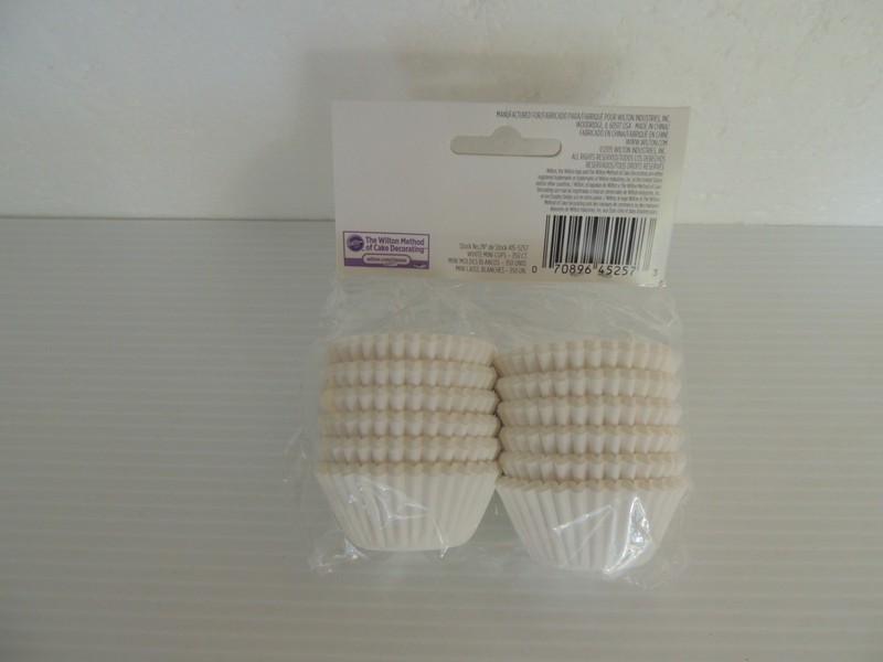 Wilton Mini Baking Cups-White 350/Pkg gallery