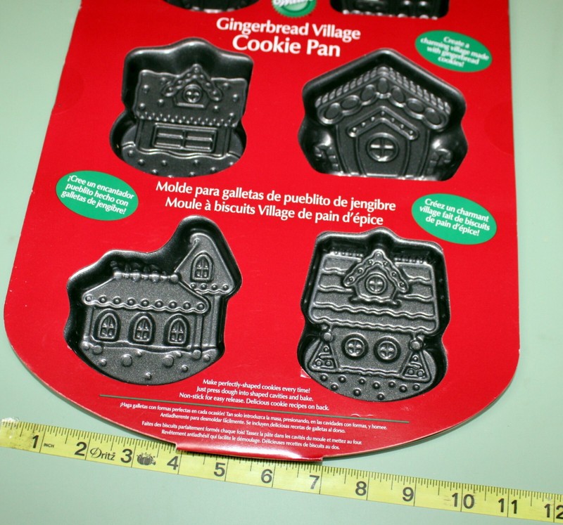 Wilton Non-Stick Gingerbread Village Cookie Pan gallery