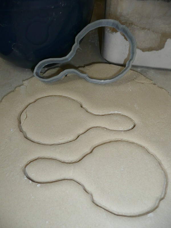 HAND HELD MIRROR BATHROOM ESSENTIAL GIRL LADY BEAUTY COOKIE CUTTER USA PR2437 gallery