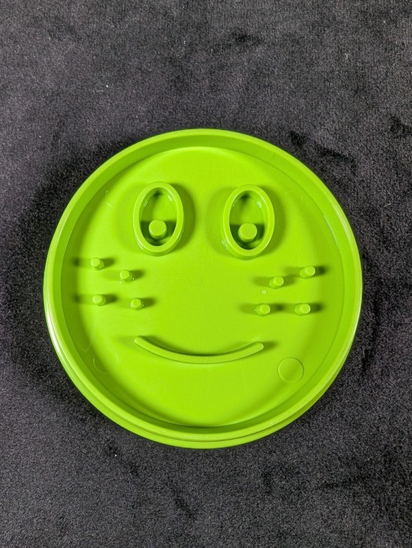 Pampered Chef Emoji Cookie Cutter Set #1443 Set of 7 Green gallery