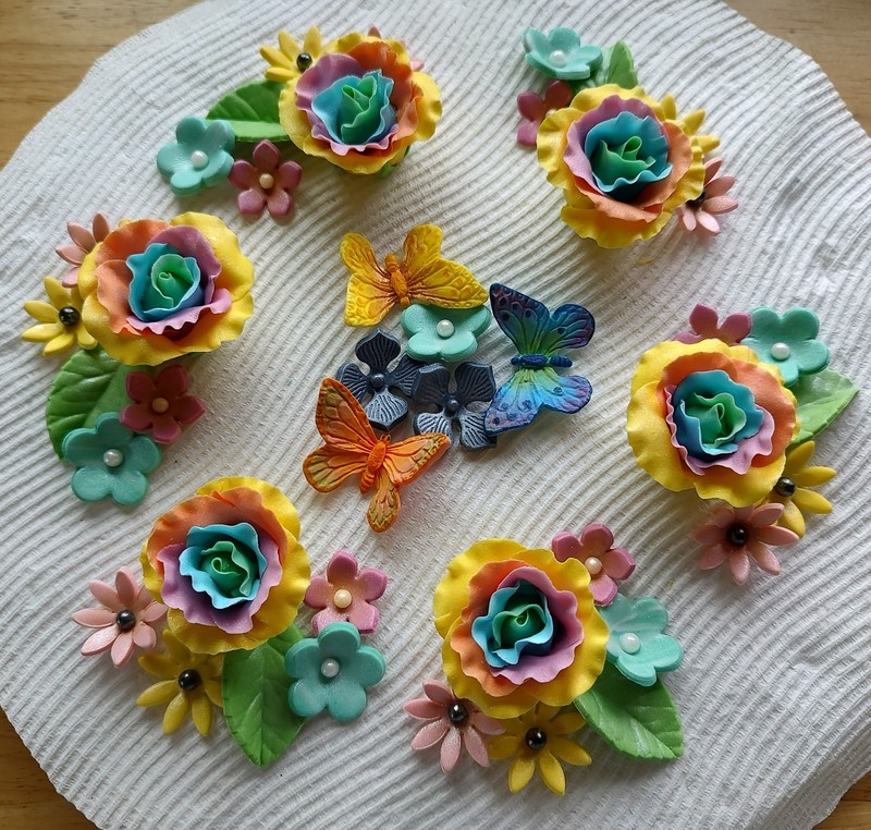 GUM PASTE BUTTERFLIES & ROSES ASSORTMENT: Decorate Your Own Cakes & Cupcakes!!
