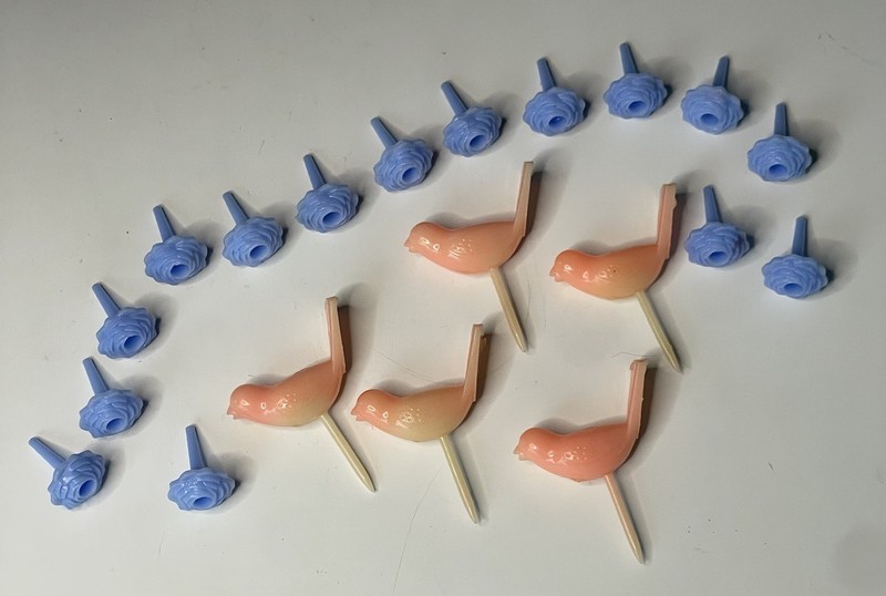 Lot of (20) Vintage Plastic Cupcake Cake Topper Baker's Decorating Birds Flowers gallery