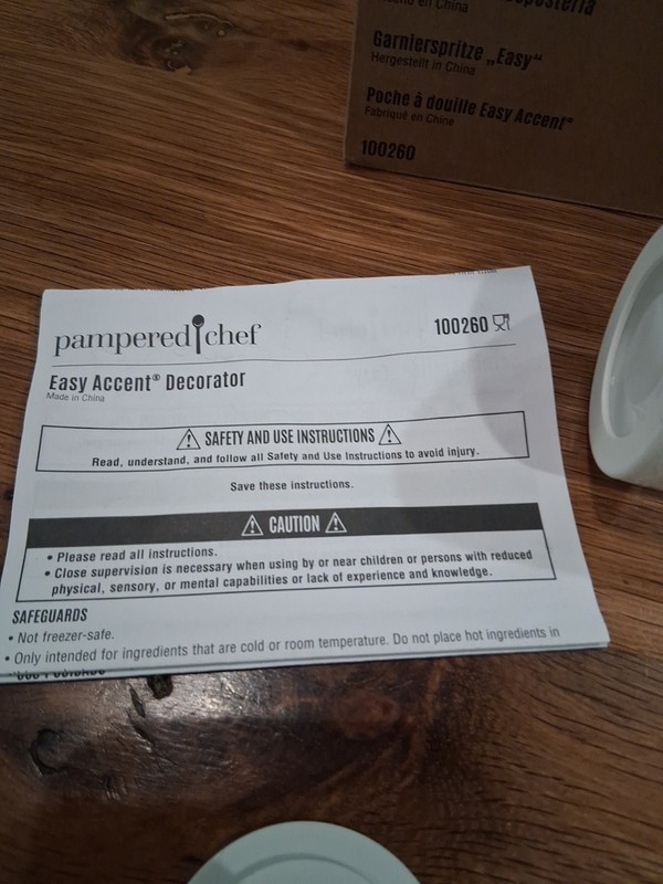 THE PAMPERED CHEF EASY ACCENT DECORATOR #100260-6 Tips gallery