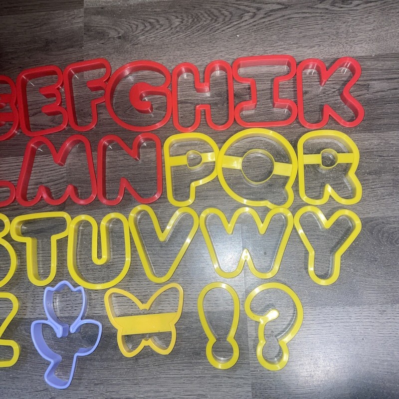 Vintage Wilton Alphabet Plastic Cookie Cutter 3.5" Letters 24 Pc Letters Missing gallery