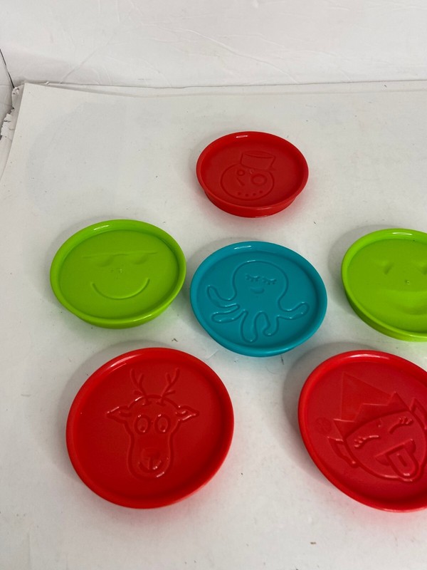 SET LOT OF 6 PAMPERED CHEF STACKING 3" COOKIE CUTTERS CHRISTMAS EMOJI OCTOPUS gallery