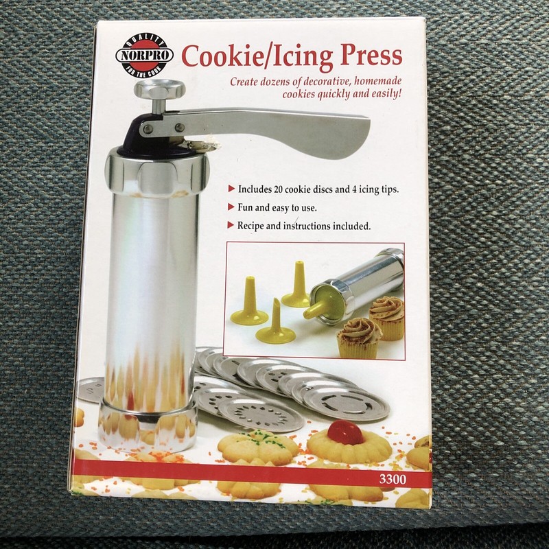 Norpro Cookie & Icing Press Set- 20 disks, 4 Icing tips #3300 Holiday Christmas gallery