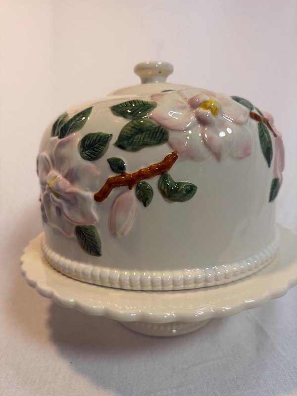 Valerie Cumberland Magnolia Ceramic Cake Stand Dome Pedestal Plate Vintage Sprin gallery