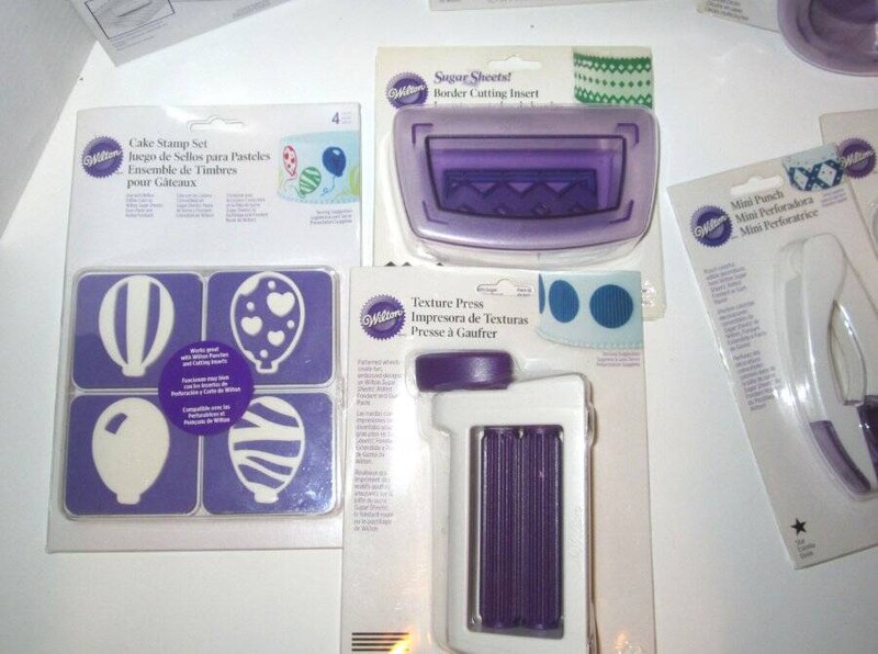 Wilton Lot of 8 Cake/Cupcake Decorating Supplies all New gallery