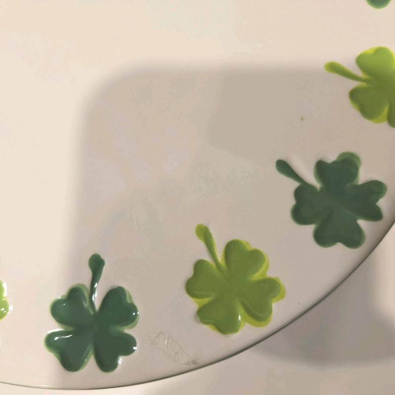 TAG Cupcake/ Cake Stand w/ Shamrocks for St. Paddy's Day Goodies gallery
