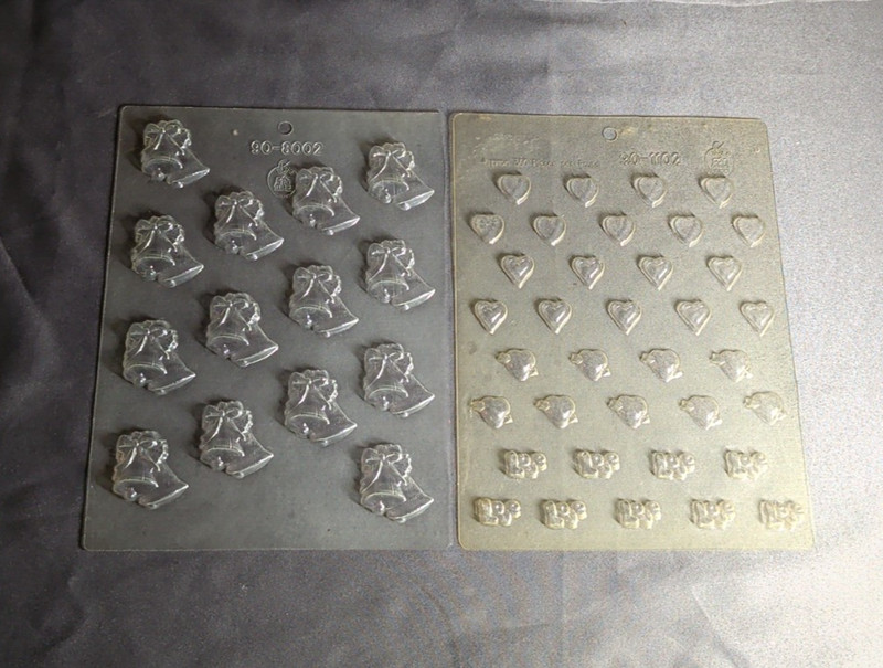(11) Plastic Candy Molds by Wilton and other makers -heart/love themed! gallery