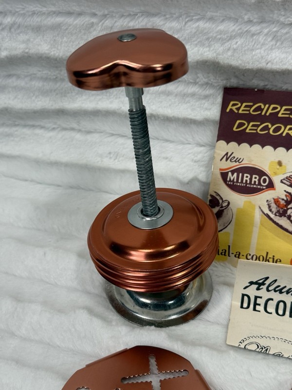 Mirro –Dial-A-Cookie Press With Booklet gallery