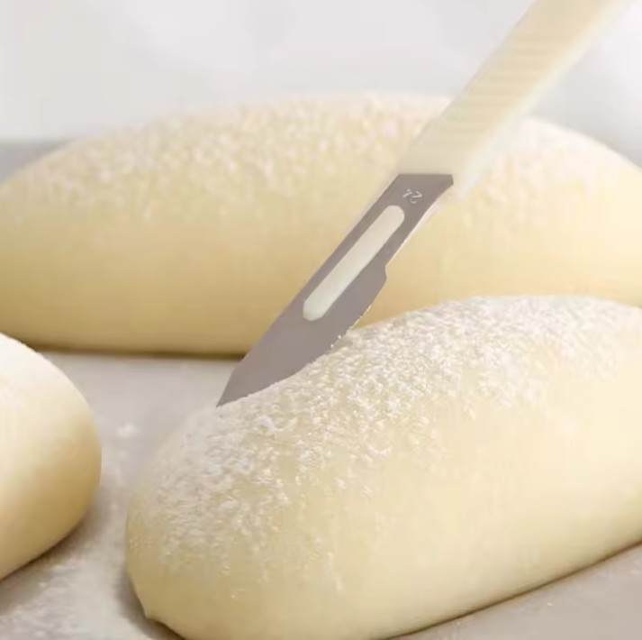 Baguette Bread Cutter Pastry Cutting Tools With Carbon Steel Blade PP Shank