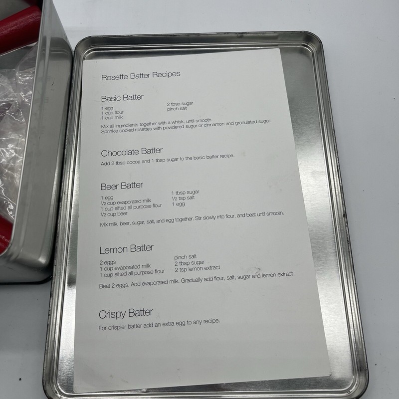 Crate & Barrel Holiday Rosette 6-Piece Cookie Set In Box plus extra molds READ gallery