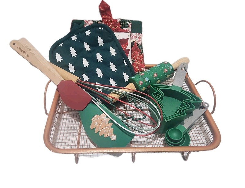 New Christmas Theme Baking Set W/Serving Tray/Basket