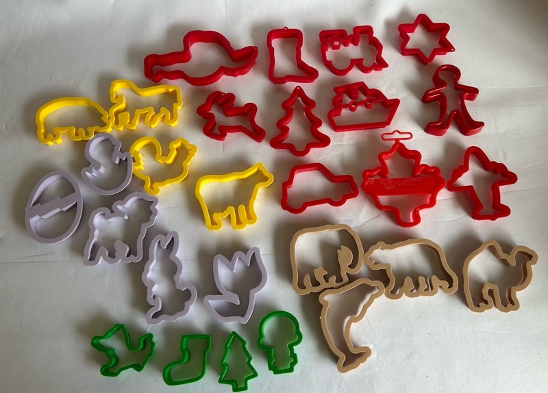 Large Lot Of Plastic Cookie Cutters Animals Christmas Easter Wilton Other