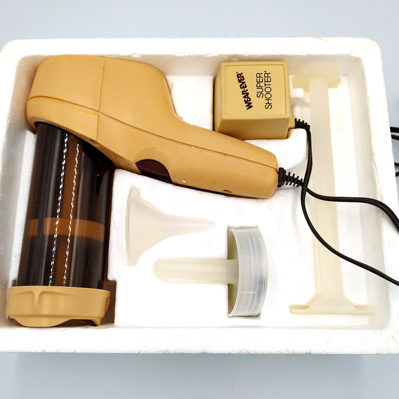 Vintage Wear Ever 70123 Super Shooter Electric Cookie Press WORKS COMPLETE gallery