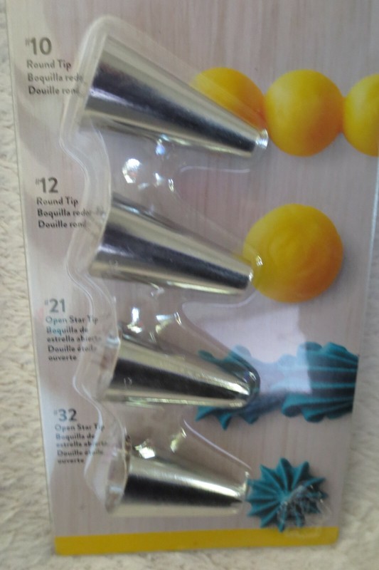 Wilton Cake Decorating Tip Set 4/Pkg Drop Flowers - #10, #12, #21& #32 New gallery