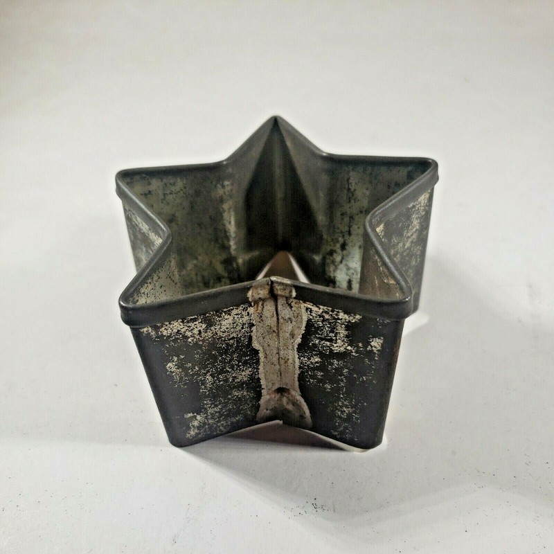 Vintage Tin Cookie Cutters Clover Stars Moon Spade Set of 5 gallery