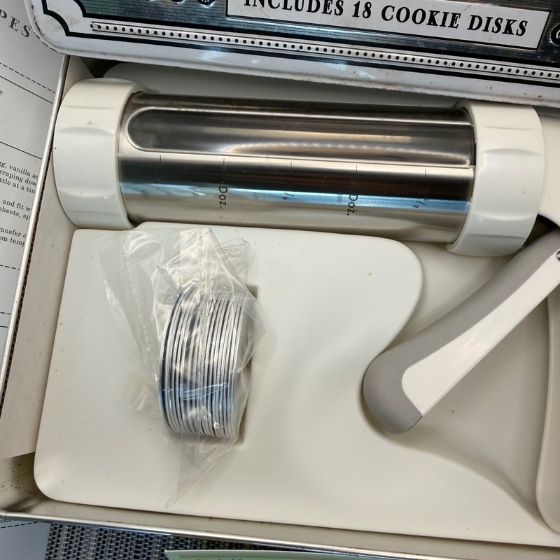 Williams-Sonoma Cookie Press Kuhn Rikon Stainless Steel 18 Disks Recipes Tin gallery