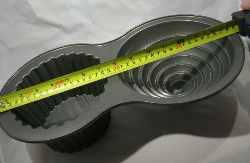 WILTON LARGE 3D CUPCAKE PAN NON-STICK MOLD JUMBO BAKING CAKE PAN gallery