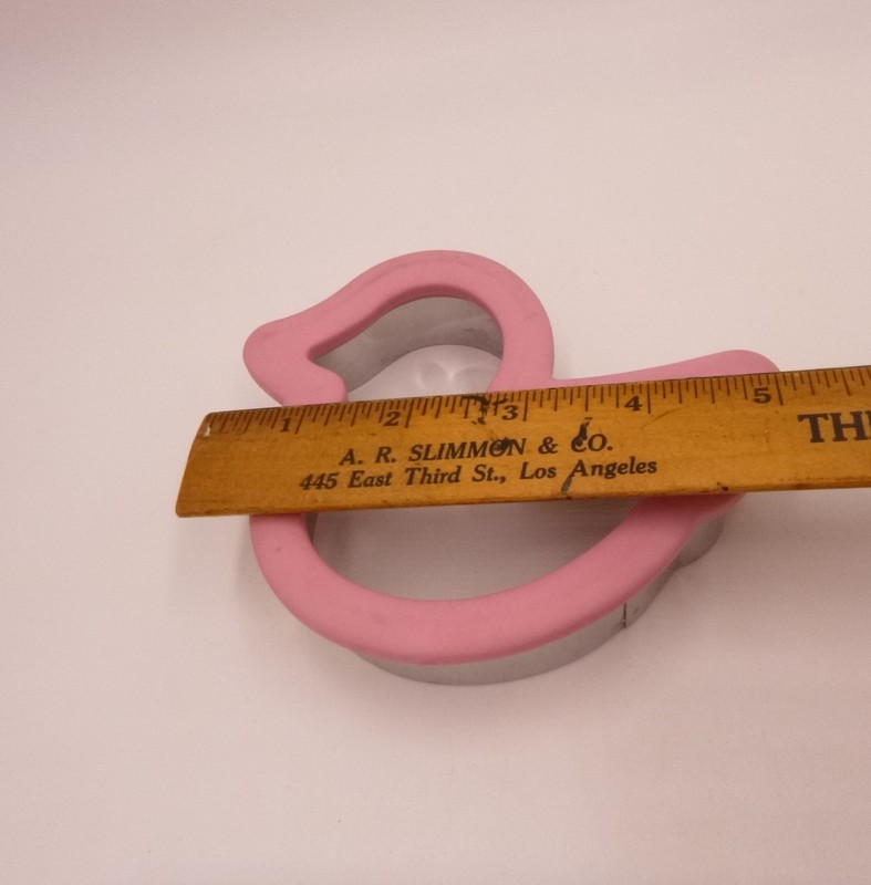 Wilton Cookie Cutter Comfort Grip duck pink metal gallery