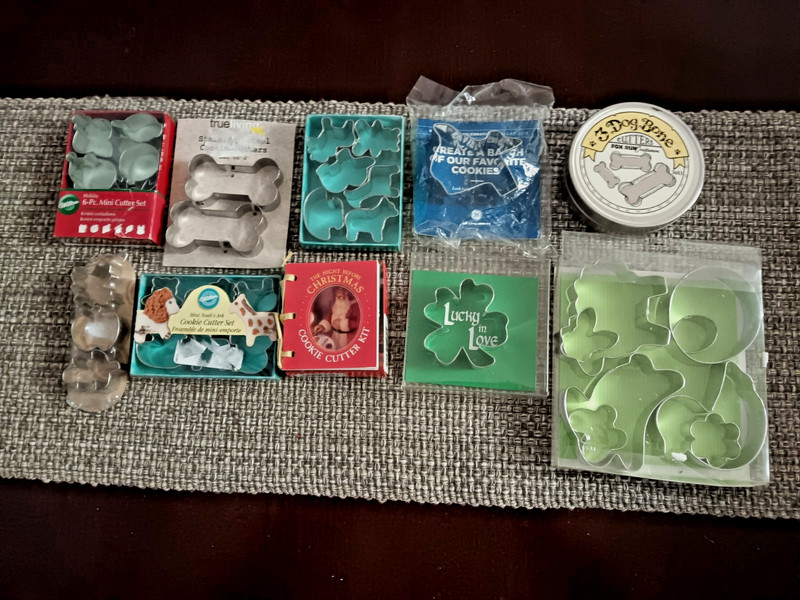 Lot 10 Packs of New Cookie Cutter Sets & Singles Shamrock Dog Bones Animals + gallery