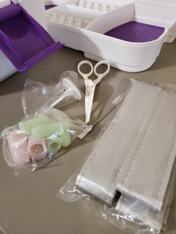 Wilton Decorator Preferred Cake Decorating Tool Caddy Handheld Purple White EUC gallery