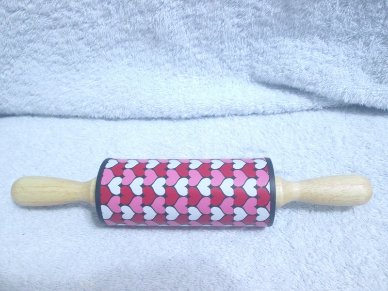 Valentine’s Day Mini Rolling Pin Hearts 9″ Long New No Tag
