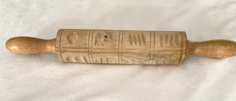 Embossed Wood Rolling Pin With design Cut Outs For Cookies 15 Inches