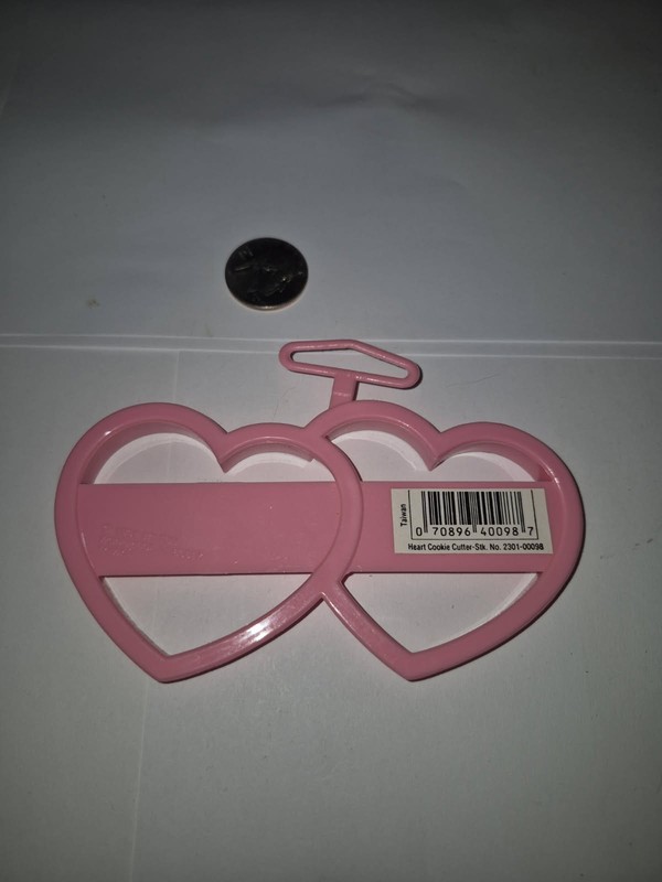 Double Heart Valentine’s Day Large Cookie Cutter Wilton’s Pink Plastic 1993 TT3