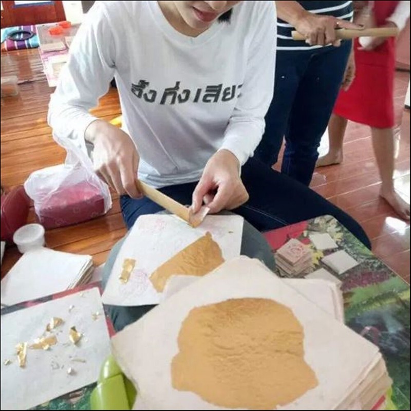 Genuine 24K Edible Real Gold 99.99% Leaf Foil Sheet Thai Definition 1.5cmX 1.5cm gallery