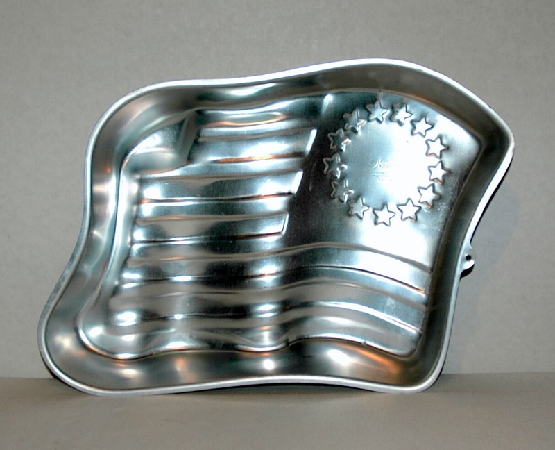 Wilton 13 Original Colonies American Flag Cake Pan - 1974 - #502-283 gallery
