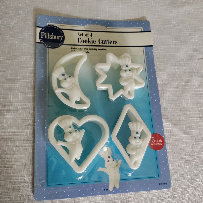NEW 1992 Pillsbury Doughboy Cookie Cutters Set (4)